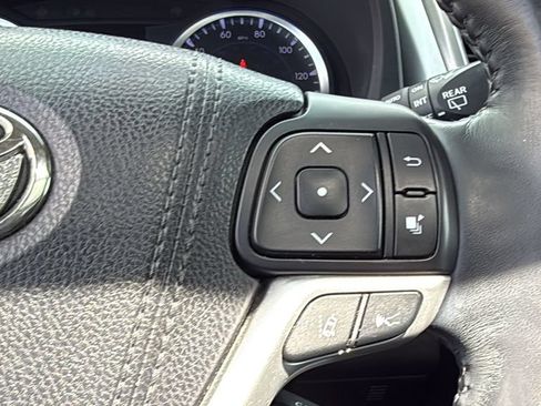 Used 2018 Toyota Highlander Limited Platinum AWD/4WD image 36