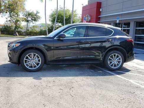 Used 2018 Alfa Romeo Stelvio Ti AWD/4WD image 4