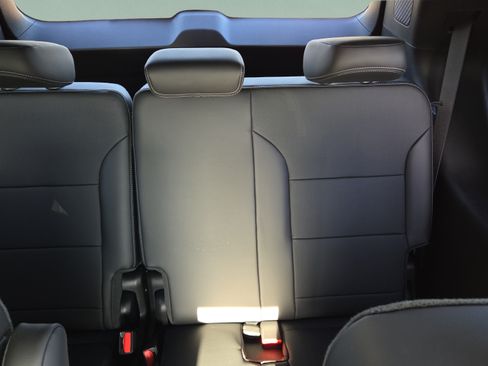 Certified 2026 Buick Enclave Preferred w/ Power Package FWD image 12