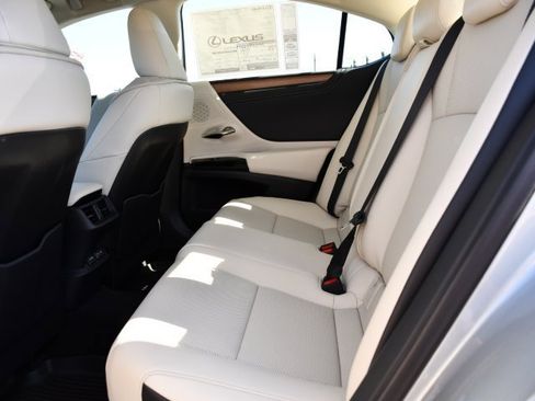 New 2025 Lexus ES 350 w/ Premium Package image 17