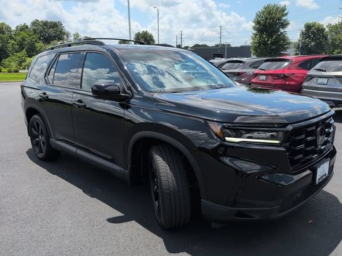 Used 2025 Honda Pilot Black Edition image 7