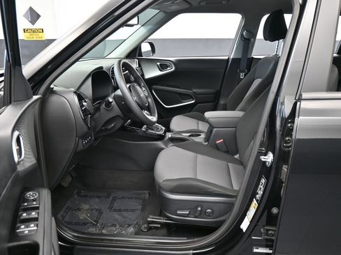Used 2024 Kia Soul S image 11