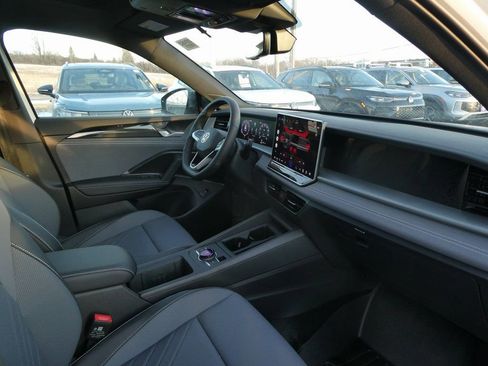 New 2026 Volkswagen Tiguan SE R-Line AWD/4WD image 30