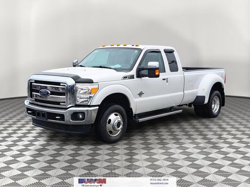Used 2014 Ford F350 Lariat w/ Chrome Package image 2
