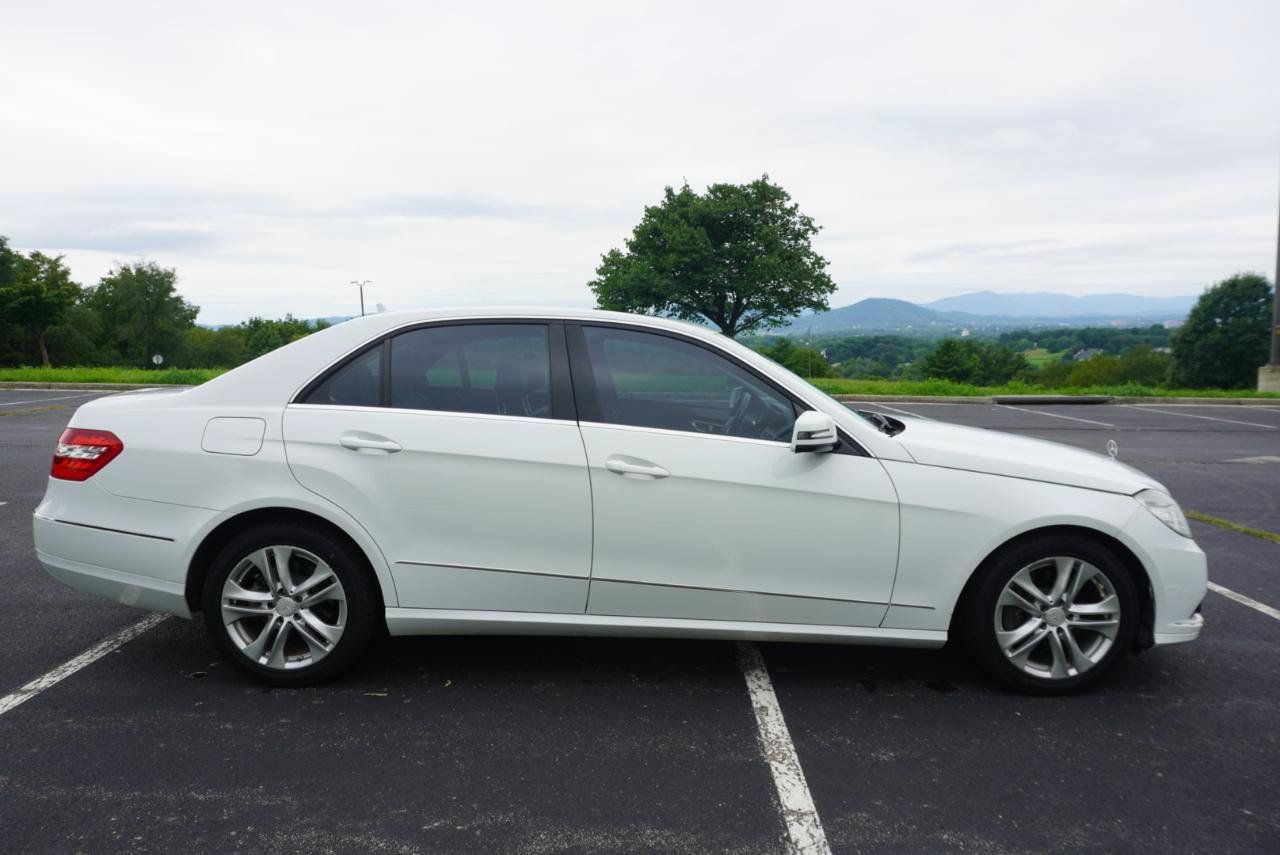 Used 2011 Mercedes-Benz E 350 4MATIC Sedan image 8