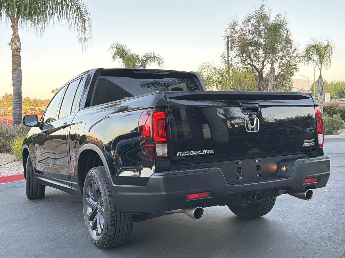 Used 2023 Honda Ridgeline Sport image 4