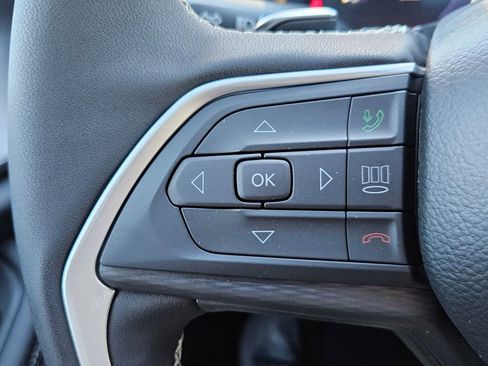 New 2025 Jeep Grand Cherokee Altitude image 22