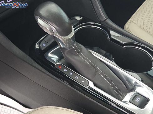 Used 2022 Buick Encore GX Essence FWD image 21