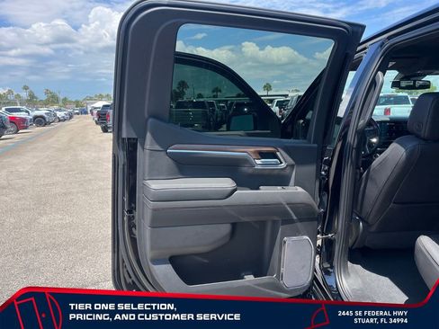 Used 2022 Chevrolet Silverado 1500 High Country w/ Z71 Off-Road Package AWD/4WD image 29