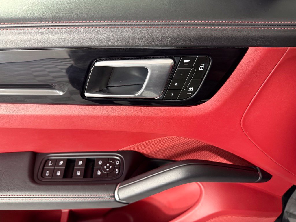 Certified 2023 Porsche Cayenne AWD/4WD image 19