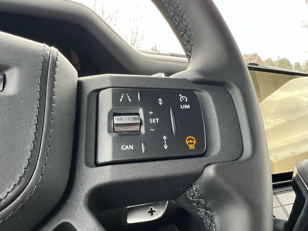 New 2026 Land Rover Defender 110 V8 AWD/4WD image 13