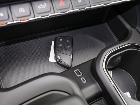 New 2026 GMC Sierra 1500 AT4 w/ AT4 Premium Package AWD/4WD image 24