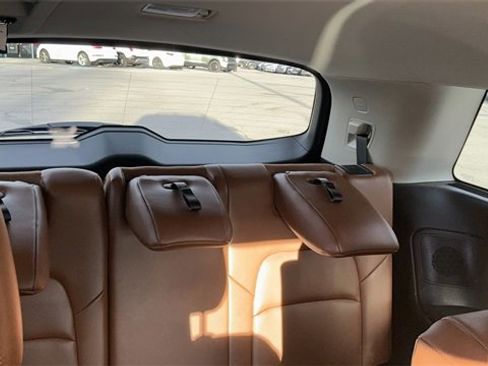 Used 2023 Nissan Pathfinder Platinum image 31