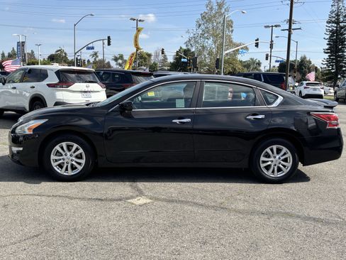 Used 2014 Nissan Altima 2.5 S w/ Sport Value Package image 6