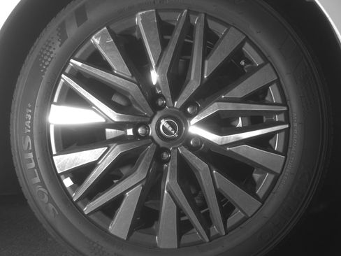 Used 2025 Nissan Altima 2.5 SV image 13