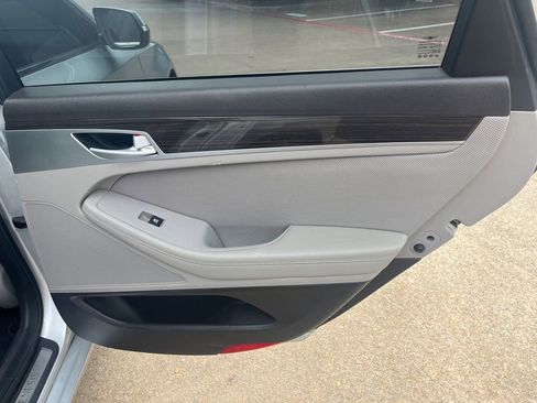 Used 2017 Genesis G80 3.8 image 18