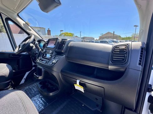 Used 2025 RAM ProMaster 2500 w/ Convenience Group FWD image 19