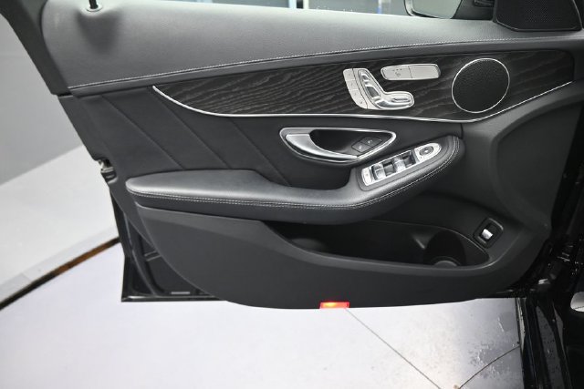 Used 2015 Mercedes-Benz C 300 Sedan image 20