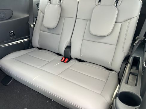 New 2026 Ford Explorer Active w/ Active Comfort Package RWD image 33