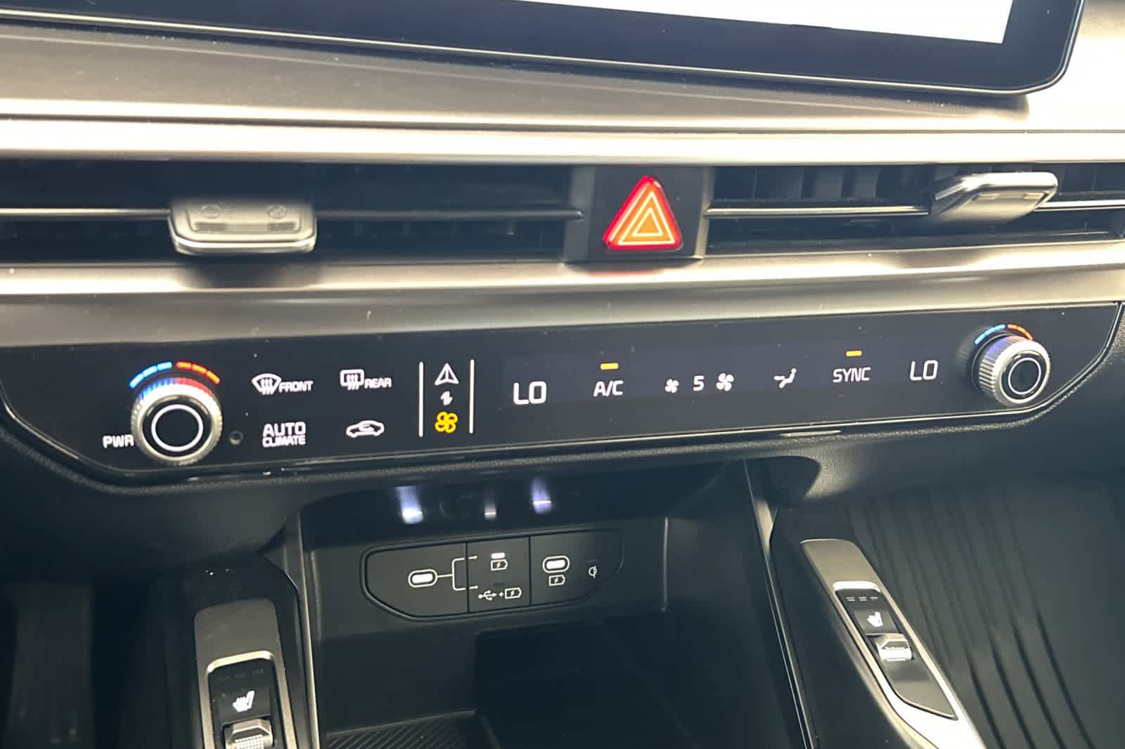 Used 2025 Kia Sorento S AWD/4WD image 24