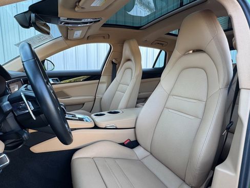 Used 2021 Porsche Panamera 4 image 44