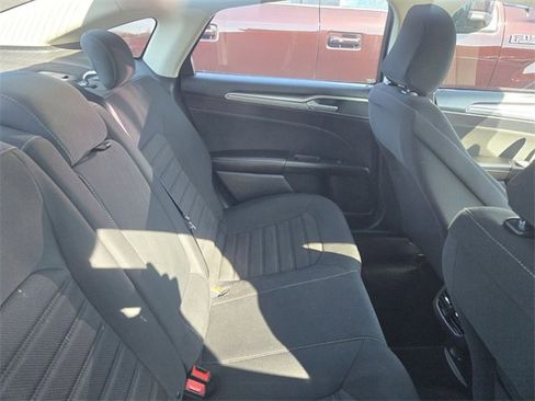 Used 2020 Ford Fusion SE image 7