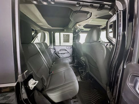 Used 2021 Jeep Wrangler Unlimited Sahara AWD/4WD image 29