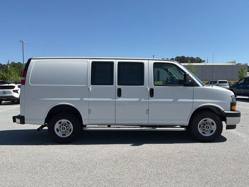 Used 2024 GMC Savana 2500 w/ Driver Convenience Package RWD image 8