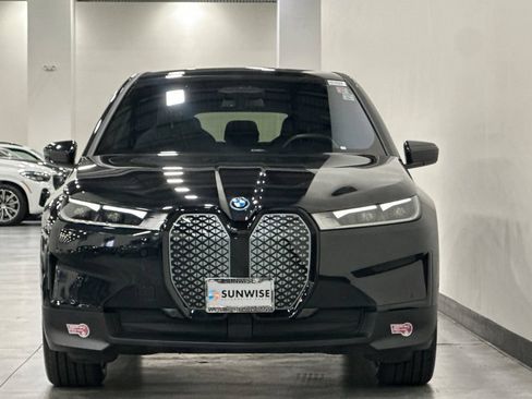 Used 2024 BMW iX xDrive50 AWD/4WD image 9