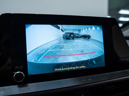 Used 2025 Toyota Prius LE image 24