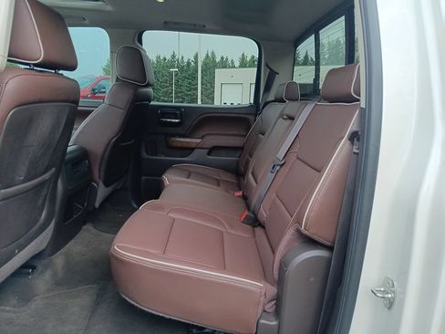 Used 2015 Chevrolet Silverado 1500 High Country w/ High Country Premium Package AWD/4WD image 21