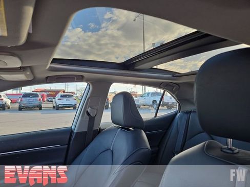 Used 2020 Toyota Camry XSE image 22