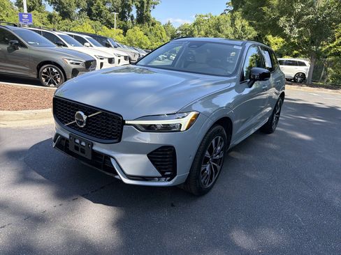 Certified 2024 Volvo XC60 B5 Plus w/ Protection Package Premier AWD/4WD image 41