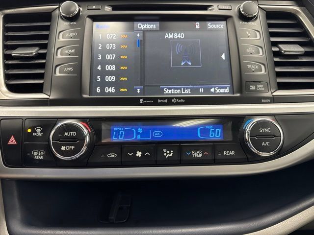 Used 2018 Toyota Highlander XLE AWD/4WD image 18