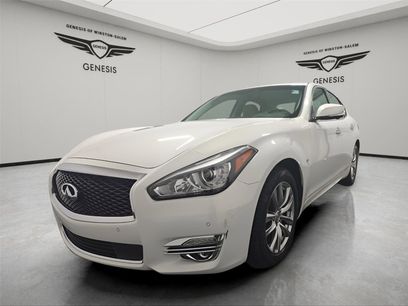 Used 2015 INFINITI Q70 3.7 w/ Technology Package