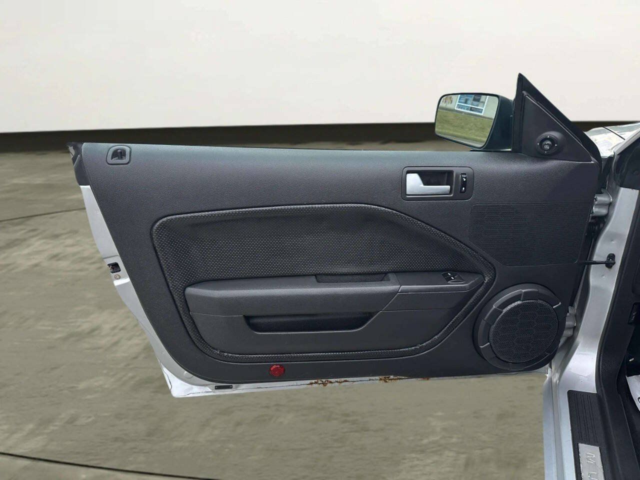Used 2006 Ford Mustang GT RWD image 10