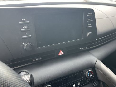 Used 2025 Hyundai Elantra Sport image 9