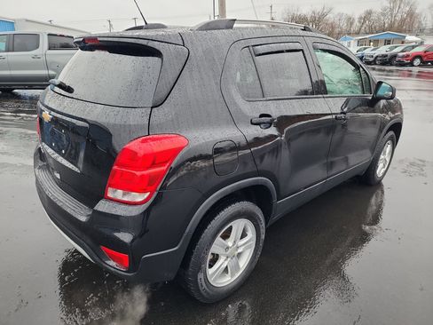 Certified 2022 Chevrolet Trax LT w/ LT Convenience Package image 8
