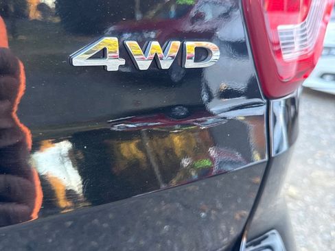 Used 2018 Ford Explorer BASE image 18