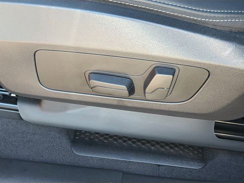 Used 2025 BMW X2 xDrive28i image 25