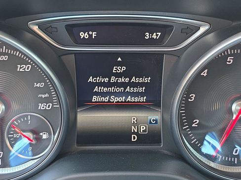 Used 2018 Mercedes-Benz GLA 250 4MATIC image 31
