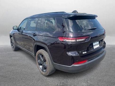 Used 2023 Jeep Grand Cherokee L Limited w/ Black Appearance Package AWD/4WD image 7