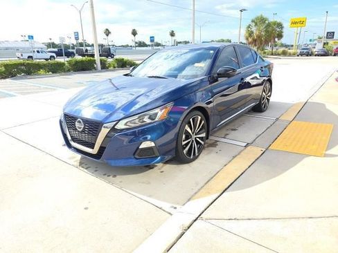 Used 2022 Nissan Altima 2.5 SR FWD image 9