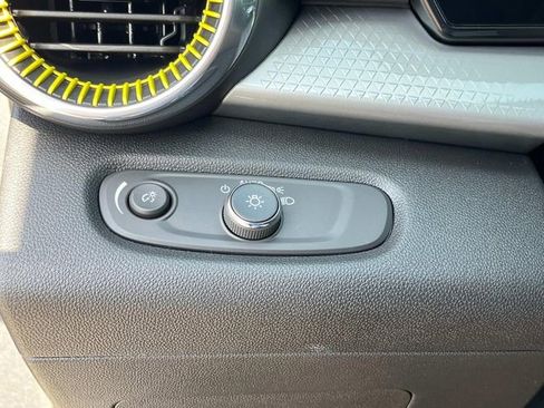 New 2026 Chevrolet Trax LT w/ Sunroof Package FWD image 29