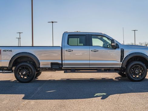 Certified 2024 Ford F250 Lariat w/ Black Appearance Package image 9