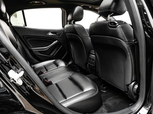 Used 2016 Mercedes-Benz GLA 250 image 28