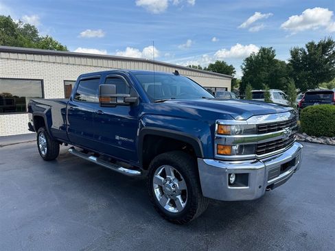Used 2015 Chevrolet Silverado 2500 LT w/ LT Convenience Package AWD/4WD image 5