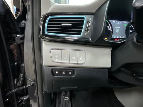 Used 2019 Kia Niro EX Premium image 19