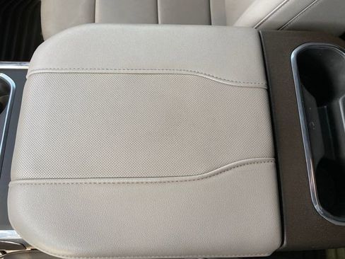 Used 2024 Chevrolet Silverado 2500 LTZ w/ LTZ Convenience Package image 21