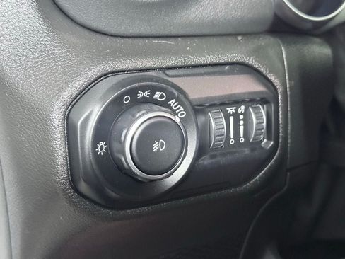 Used 2021 Jeep Wrangler Unlimited Sahara AWD/4WD image 20